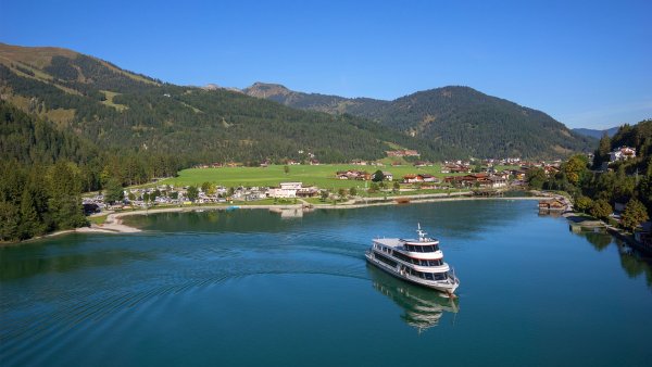 Schiff "MS Stadt Innsbruck" - bei der Schiffsanlegestelle Scholastika