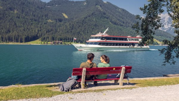 MS Tirol unweit der Schiffsanlegestelle Buchau in Maurach