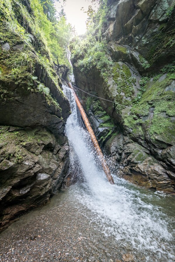 Walk to the Piller Waterfall