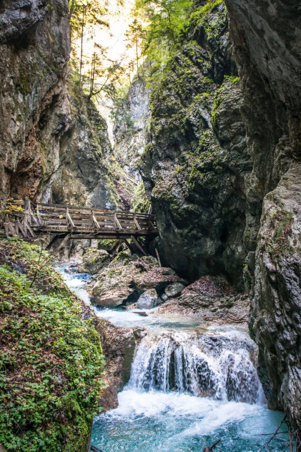 Holzbrücke über die Wolfsklamm