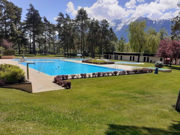 Public outdoor pool in Barwies