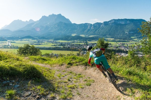 Bergsee Angereralm mit Abfahrt übern Single Trail