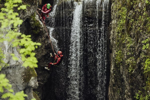 Wilder_Kaiser_Canyoning_Wasserfall_Abseilen