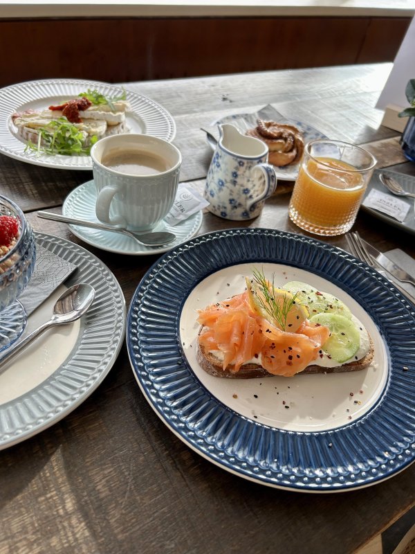 Fika Bunt Frühstück