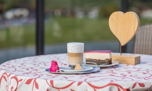 Bettina_Kaffee_und_Kuchen