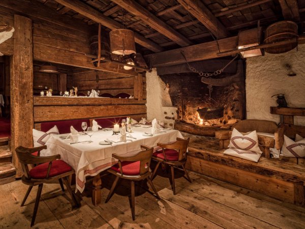 Going_Stangl-Alm Restaurant mit offenem Feuer