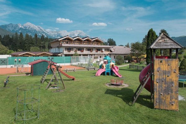 Söll_Spielplatz Franzlhof_Wilder Kaiser
