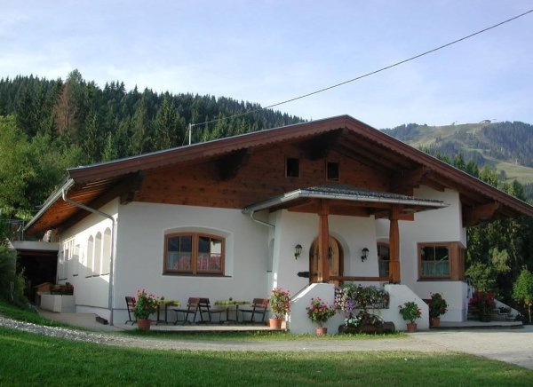 ElBerggasthof Hochschwendt_Aussenansicht_Wilder Kaiser