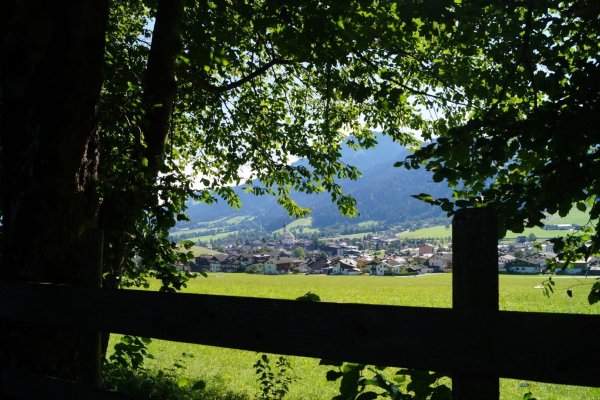 Söll_Dorfrunde_Blick ins Dorf_Wilder Kaiser