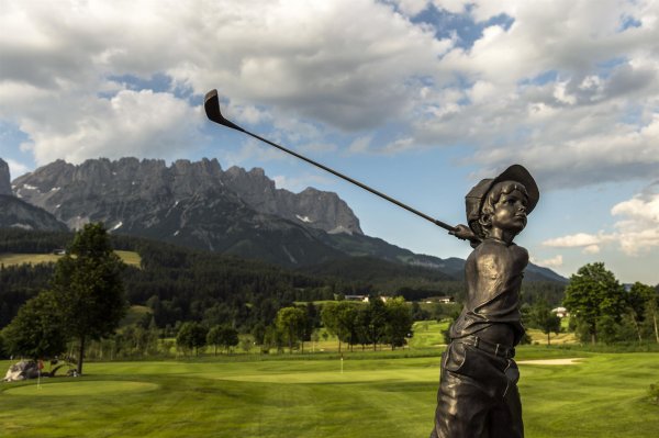 Golfer_Statue