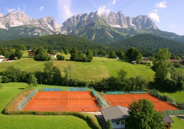 Going_Tennisplatz von oben_Wilder Kaiser