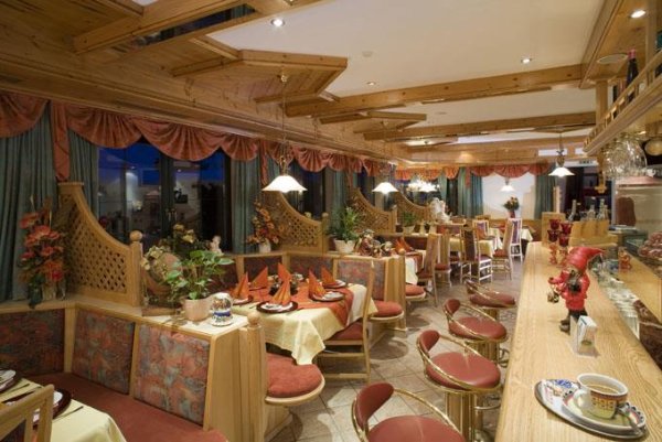 Going_Restaurant Alexandra_Wilder Kaiser (2)