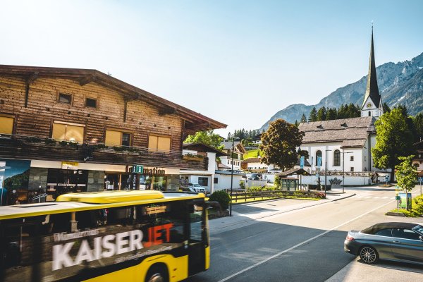 Scheffau_Ortskern_Infobüro_Wilder Kaiser