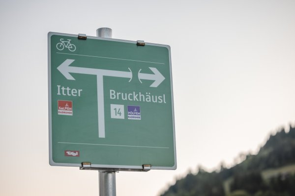 Pölvenradrunde_HoheSalve_Wegweiser_Itter_BRuckhäusl@MathäusGartner-6.jpg