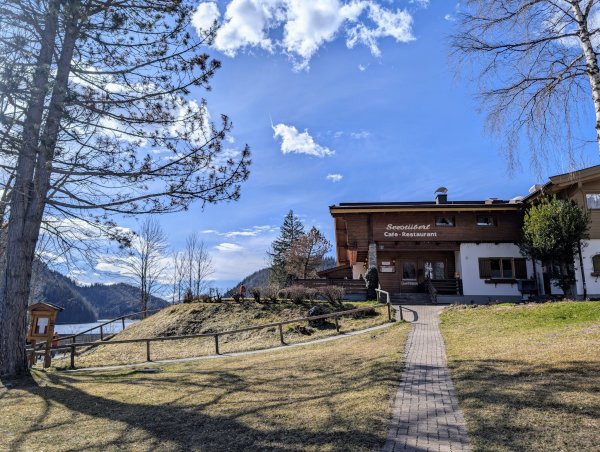 Scheffau_Cafe Restaurant Seestüberl_März